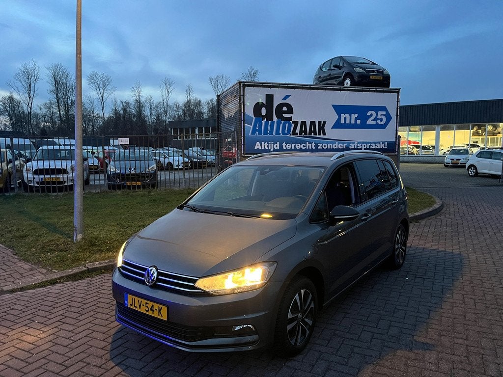 Volkswagen TOURAN 1.0 TSI IQ Drive Business 7p, Auto's, Voorwielaandrijving, Gebruikt, Euro 6, Automatische klimaatregeling