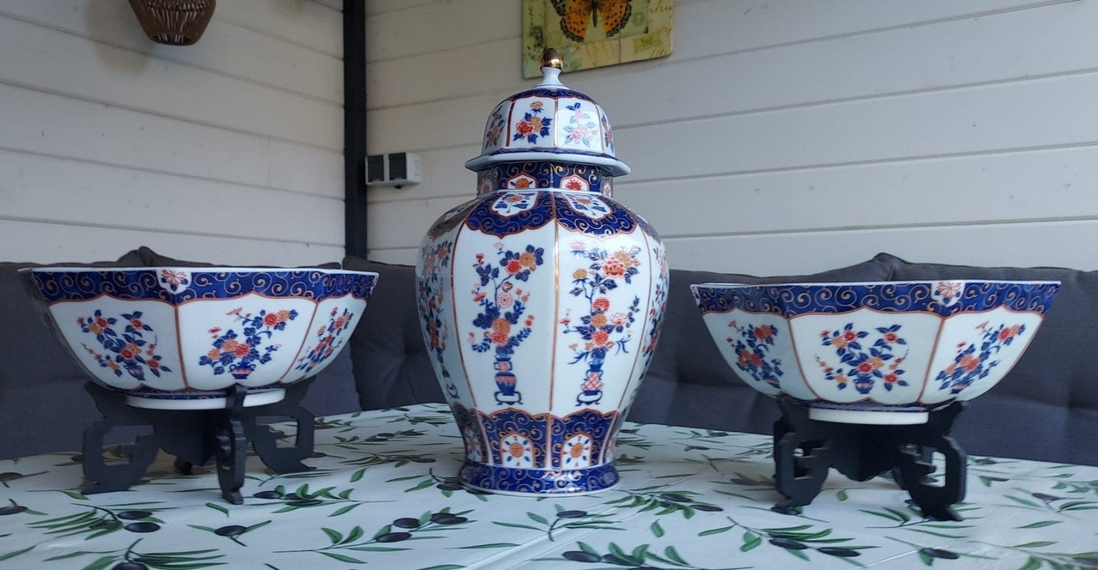 Set van 3 Japanse Imari porseleinen vaas en kommen, Ophalen