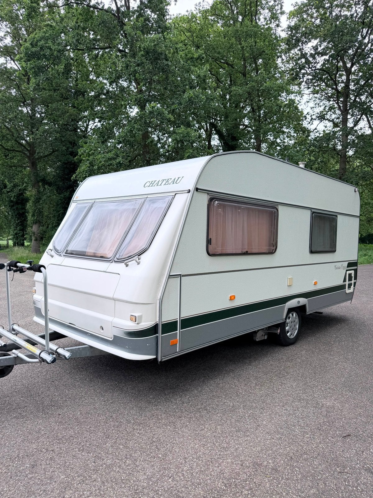Nette Chateau Cruise 450 Caravan uit 1999, Caravans en Kamperen, Caravans, Chateau, Kachel, Frans bed, Bedrijf