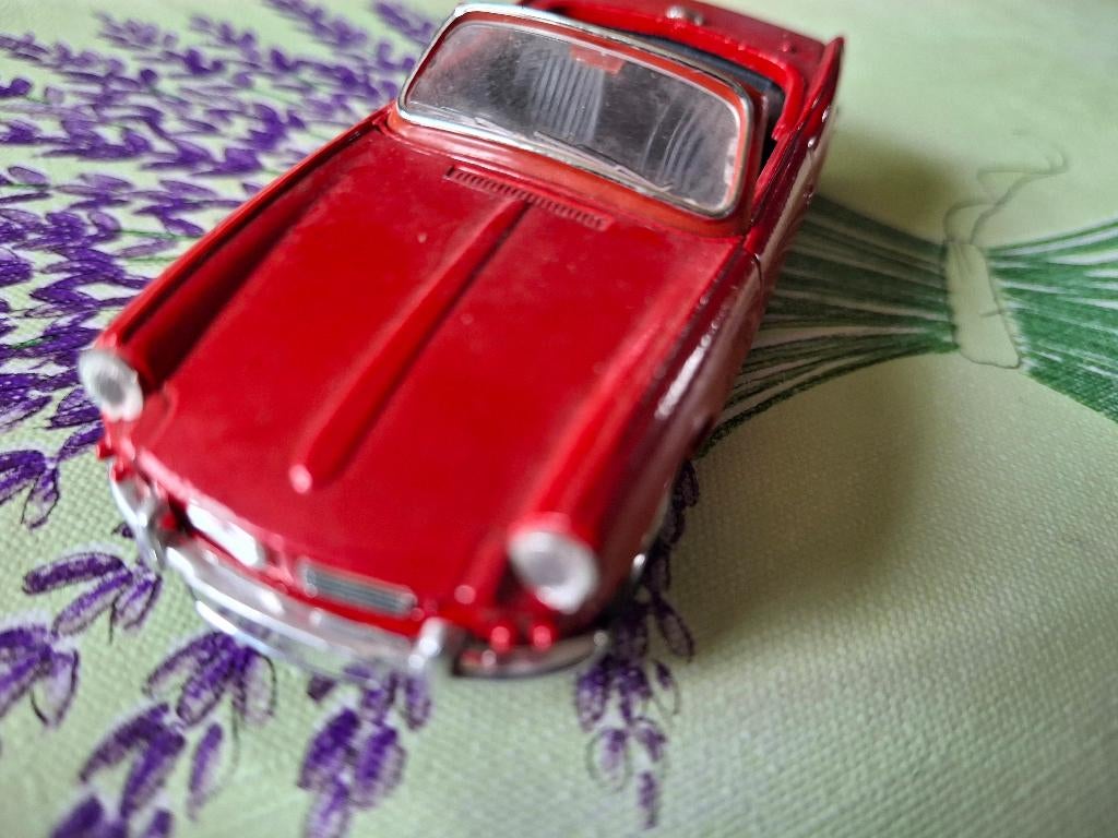 Truimph Spitfire MK1 1962 rood (Solido), Hobby en Vrije tijd, Modelauto's | 1:43, Ophalen of Verzenden, Nieuw, Auto, Solido