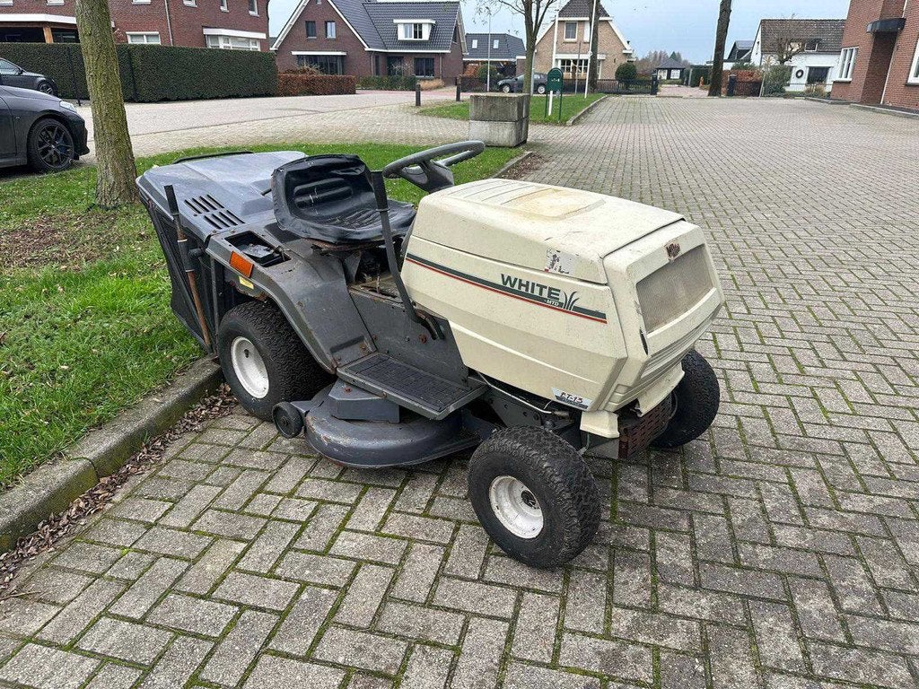 White - et 13 - Zitmaaier, Maaier