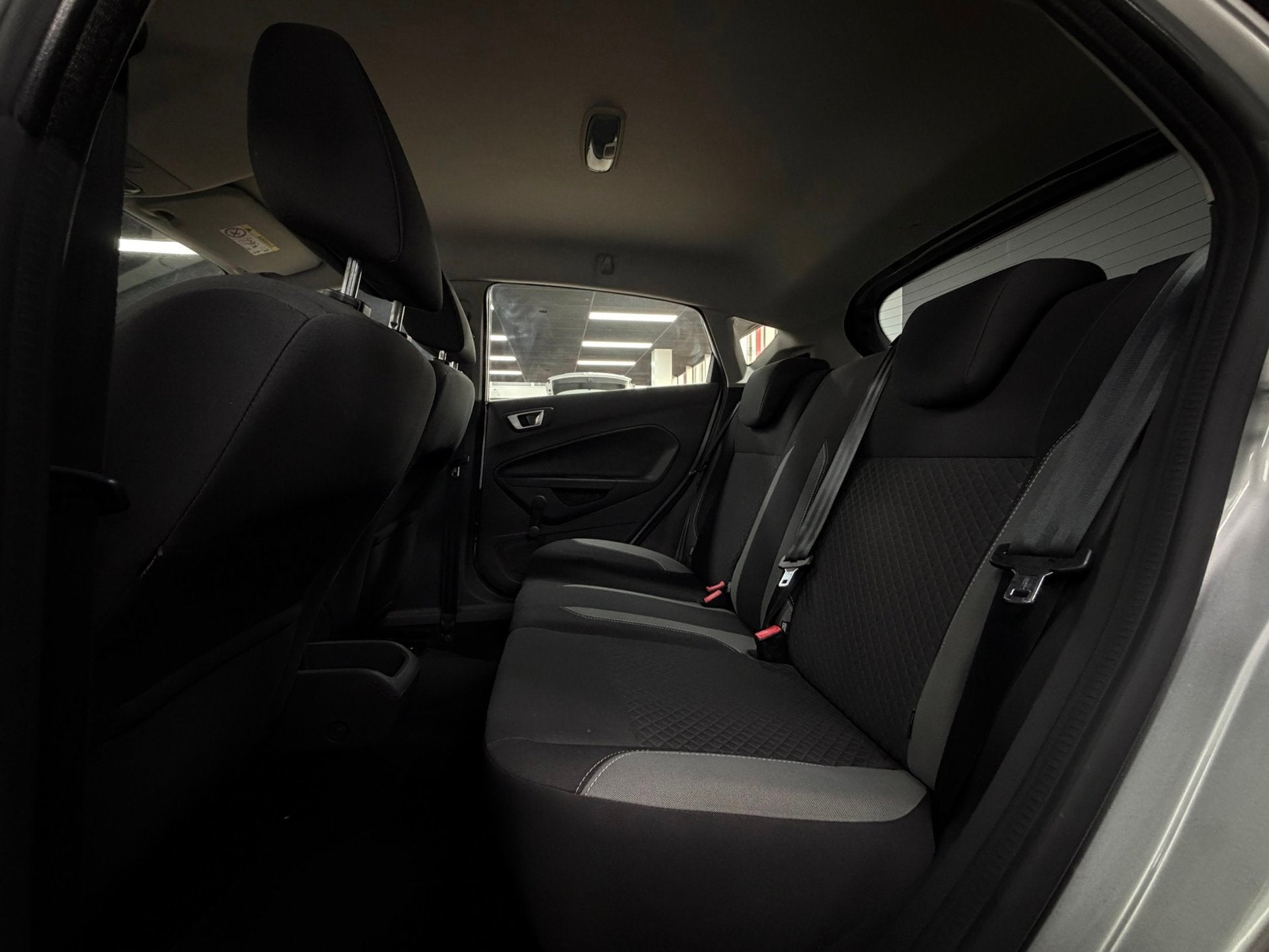 Foto 24 van Ford Fiesta 1.0 Airco | Parkeersensoren | Led