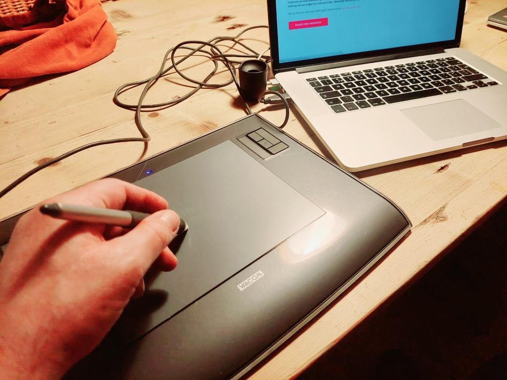 Wacom Intuos Pen Tablet - A5 - Teken en Grafisch Ontwerp, Computers en Software, Tekentablets, Gebruikt, Bedraad, Ophalen of Verzenden