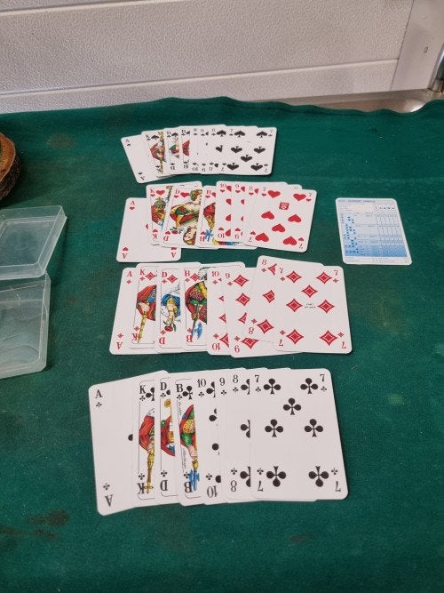 speelkaarten in box nieuw klaverjassen, Ophalen of Verzenden, 'T Olde Gre-j, Info@toldegrej.nl, Endepoelstraat 20f Didam