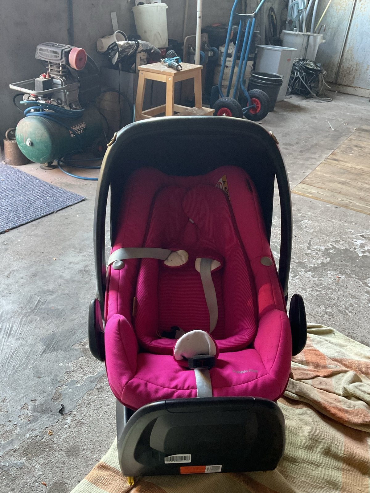 Maxi-Cosi Pebble Plus autostoel met 2wayFix base, Ophalen, Autogordel of Isofix, Zijbescherming, Zo goed als nieuw