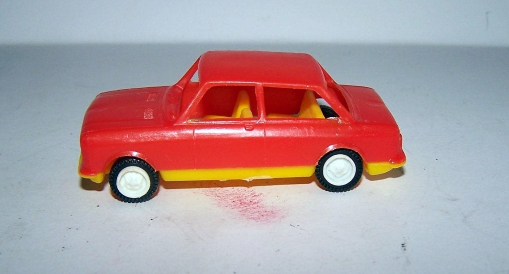 Vintage plastic Fiat 128 Rally model. 1: 48. Made in Italy., Ophalen of Verzenden, Zo goed als nieuw