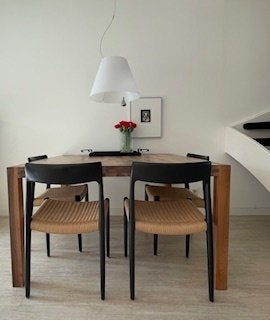 Pilat & Pilat Sietse Dirk vierkante eettafel van walnoothout, Ophalen, Vierkant, Stoer, modern en tijdloos., Zo goed als nieuw