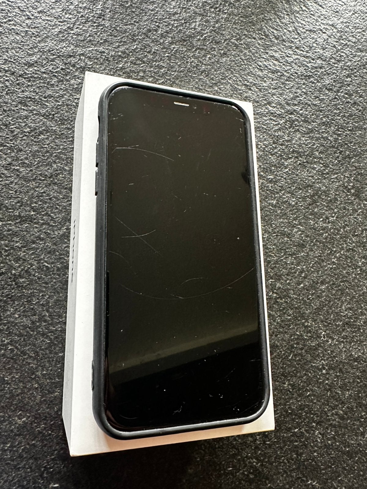 Iphone 11, Telecommunicatie, Mobiele telefoons | Apple iPhone, 80 %, Gebruikt, Zwart, IPhone 11