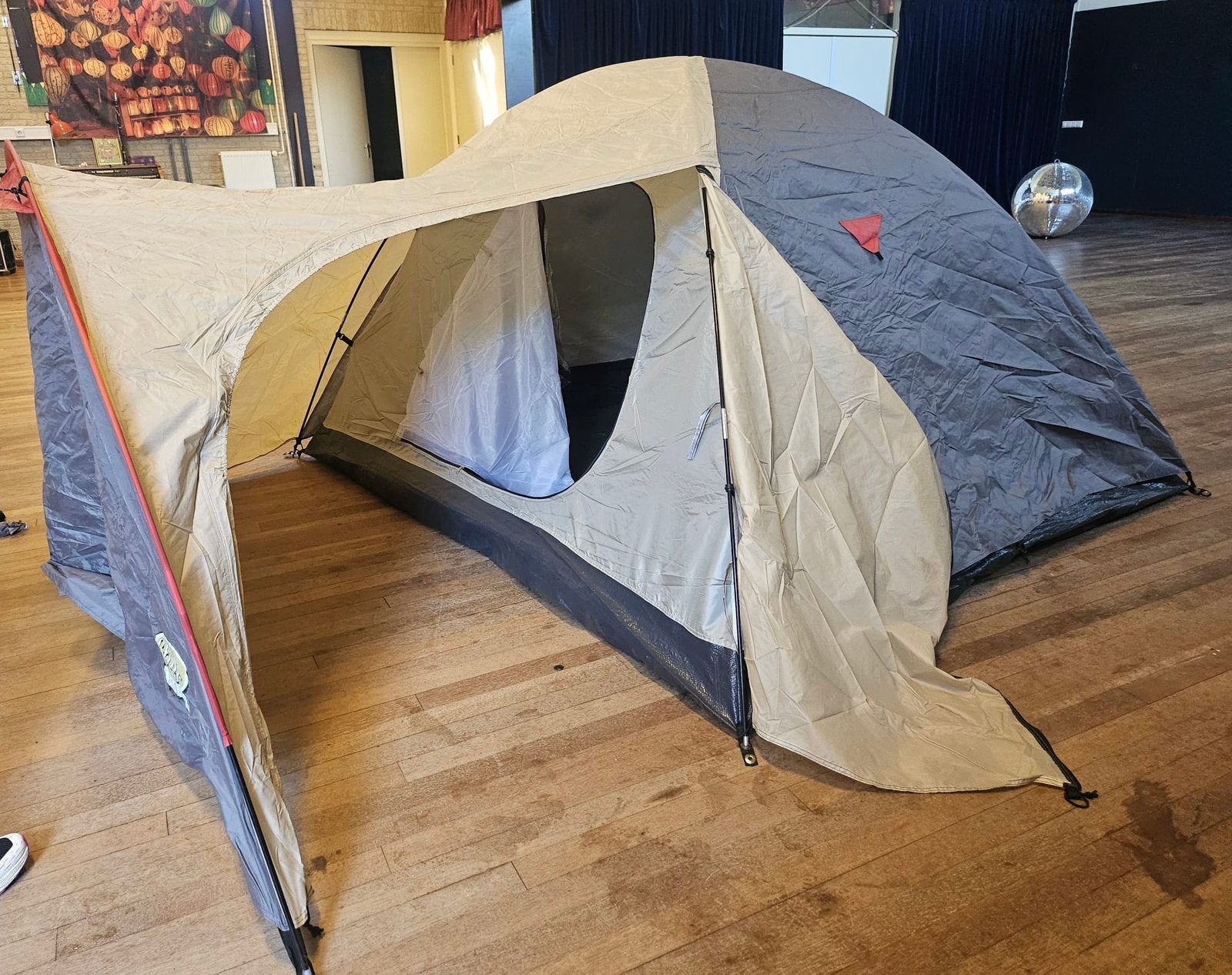 3 persoons tent met voortent (camperen/festivals), Caravans en Kamperen, Tenten, Ophalen, Zo goed als nieuw