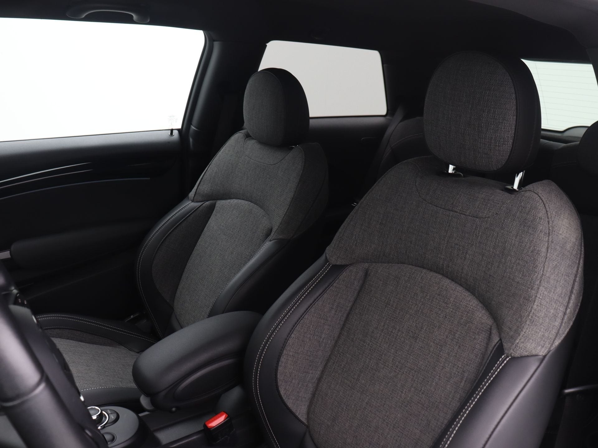MINI Electric 3-deurs Classic Camden Edition Accu conditie 9, Auto's, Dealer onderhouden, Met garantie (alle), 4 stoelen, Leder en Stof