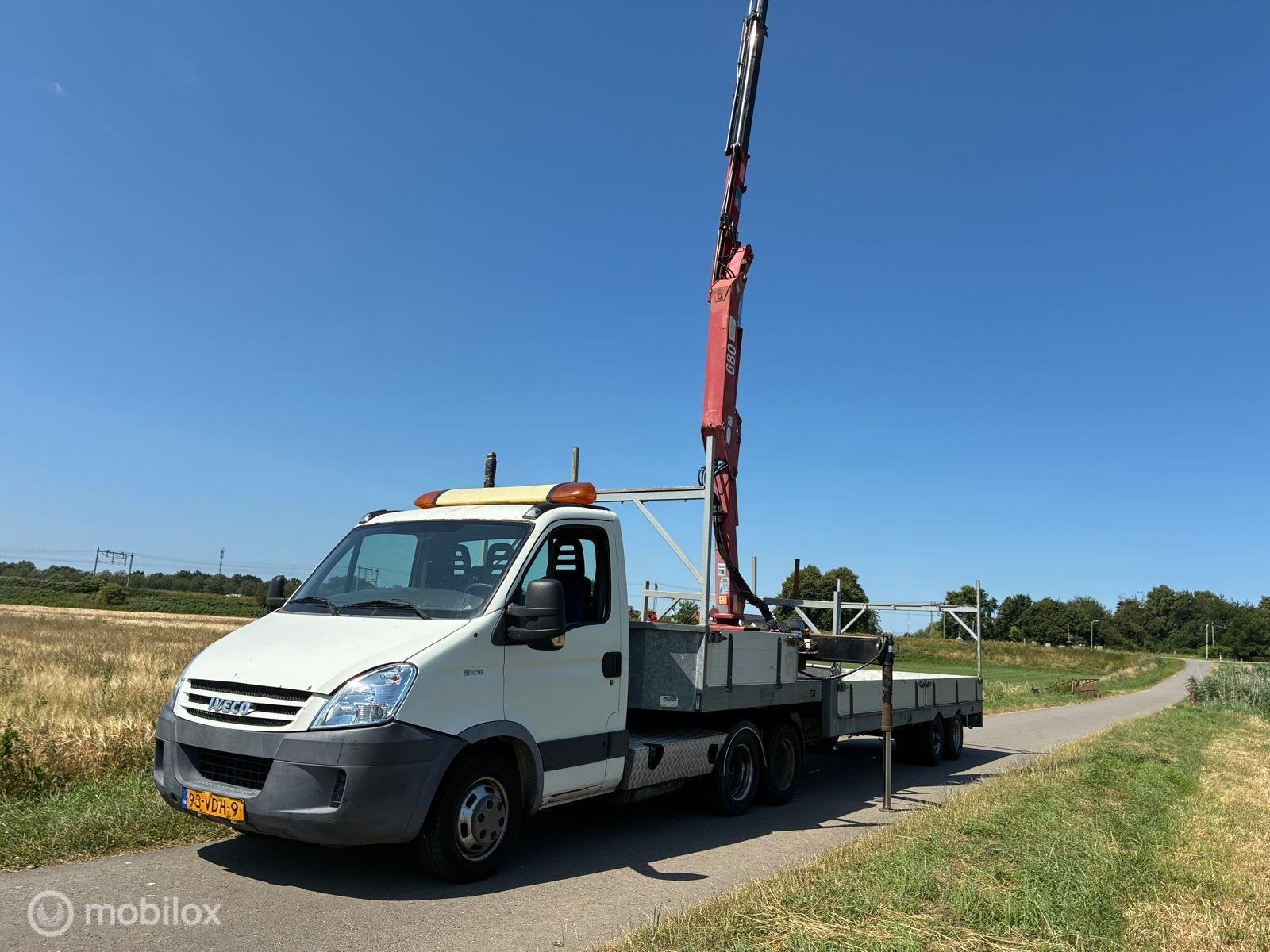 Iveco Daily 35C18 BE-trekker met oplegger en autolaadkraan, Auto's, Bestelauto's, Gebruikt, 4 cilinders, Iveco, Wit