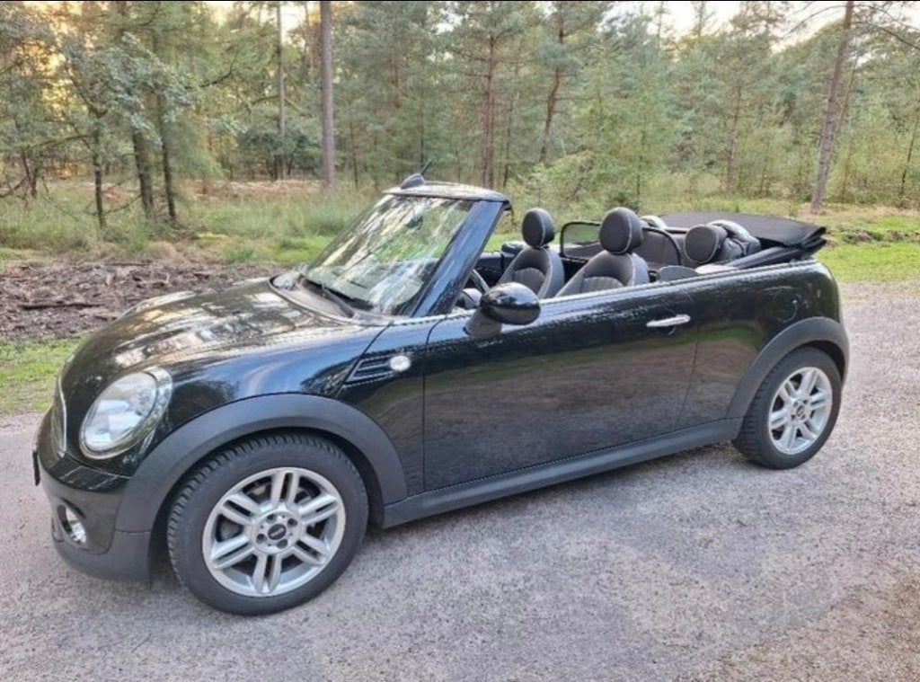 Mini 1.6 Cooper - 4 zits - 2013 Zwart, Zwart, 4 cilinders, Cabriolet, 4 stoelen