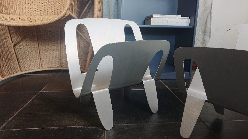 2x lectuurbakken Umbra vintage design aluminium krantenbak, Ophalen of Verzenden, Gebruikt