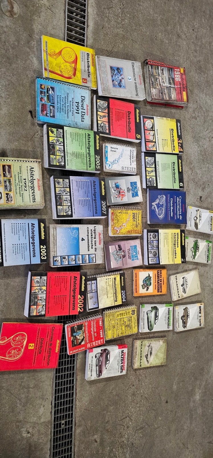 Autodata boeken, werkplaatshandboeken auto, Ophalen of Verzenden, Gelezen, Algemeen