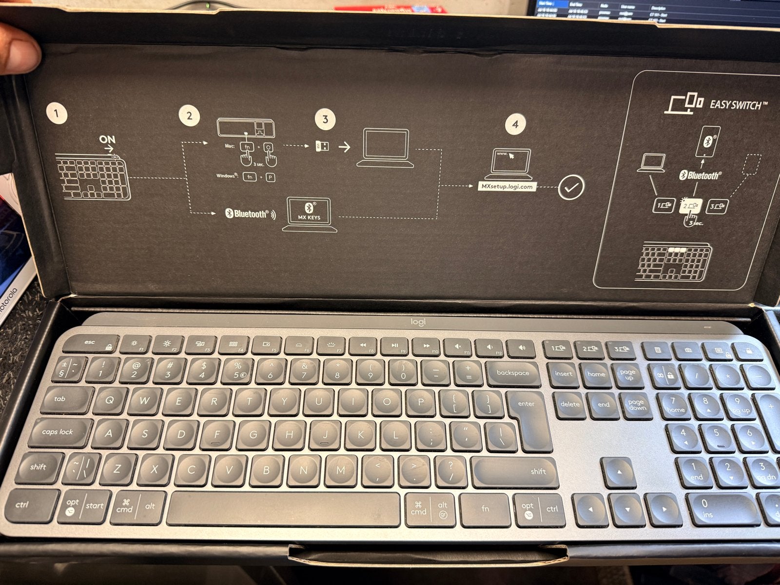 Logitech MX Keys - Goed en netjes toetsenbord, Computers en Software, Toetsenborden, Zo goed als nieuw, Qwerty, Draadloos, Draadloze ontvanger
