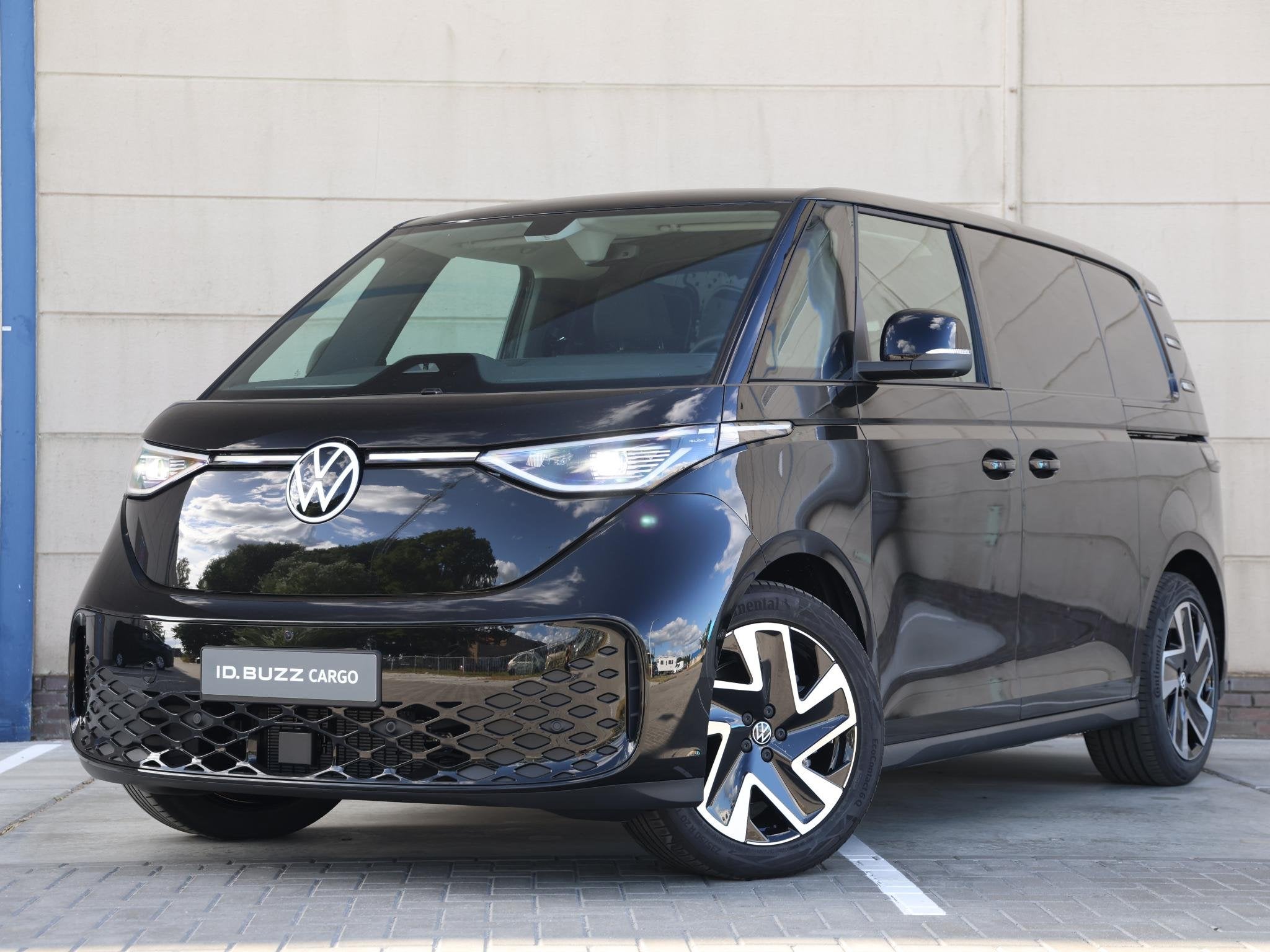 Volkswagen ID. Buzz Cargo Bulli Limited Edition 79 kWh 340PK, Automaat, Stof, 510 min, Zwart