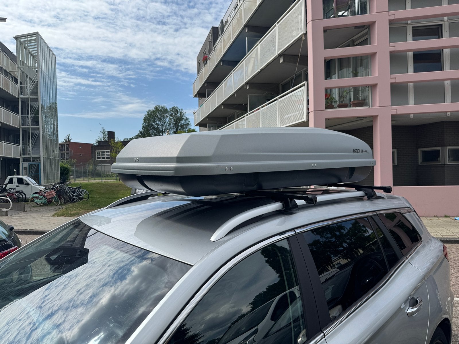 Hapro Roady 450 dakkoffer huren incl. dakdragers, Ophalen, Zo goed als nieuw