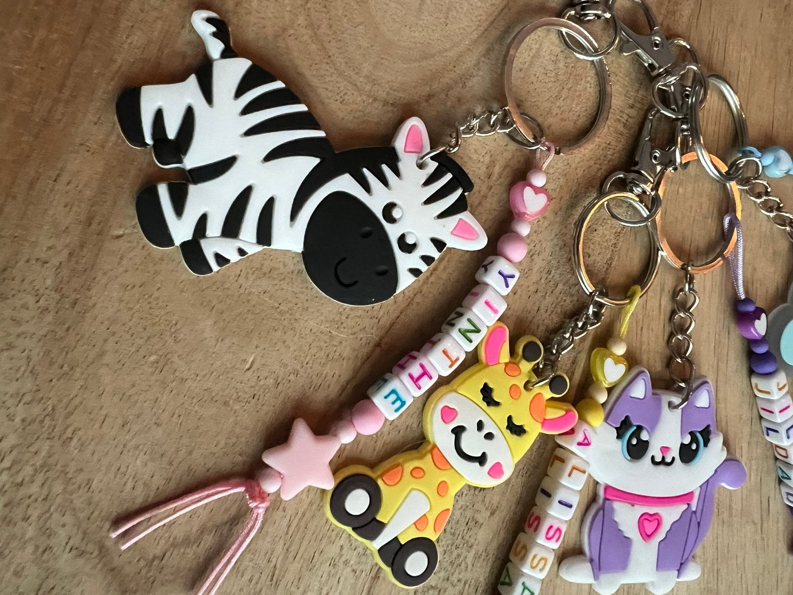 Trakteren op de basisschool LEUKE NAAM SLEUTELHANGERS, Ophalen of Verzenden, Nieuw