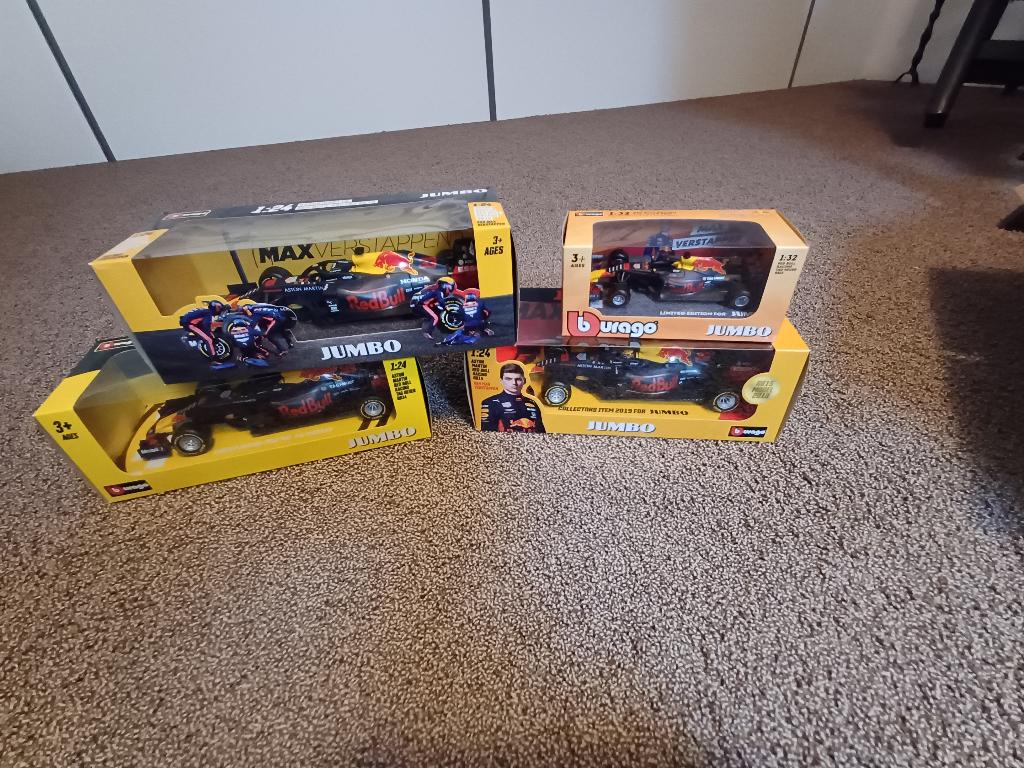 4x max verstappen auto Jumbo, Hobby en Vrije tijd, Modelauto's | 1:24, Ophalen of Verzenden, Zo goed als nieuw, Auto, Bburago