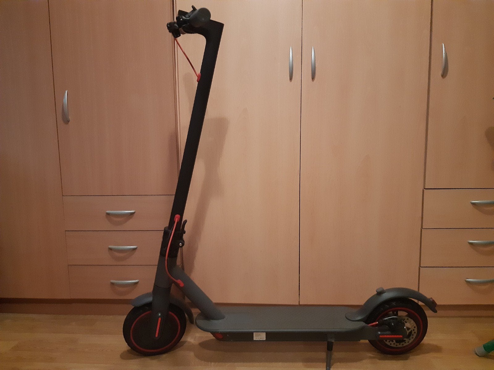 H7 E-Step zgan (zwart/rood), Ophalen, Zo goed als nieuw, Elektrische step (E-scooter), H7 E-step