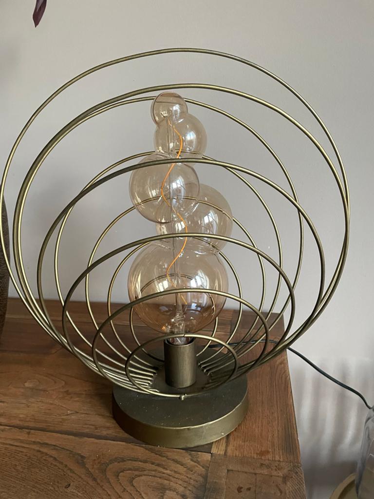 Goudkleurige schemerlamp met bol lamp, Ophalen of Verzenden, Gebruikt, Metaal, Minder dan 50 cm