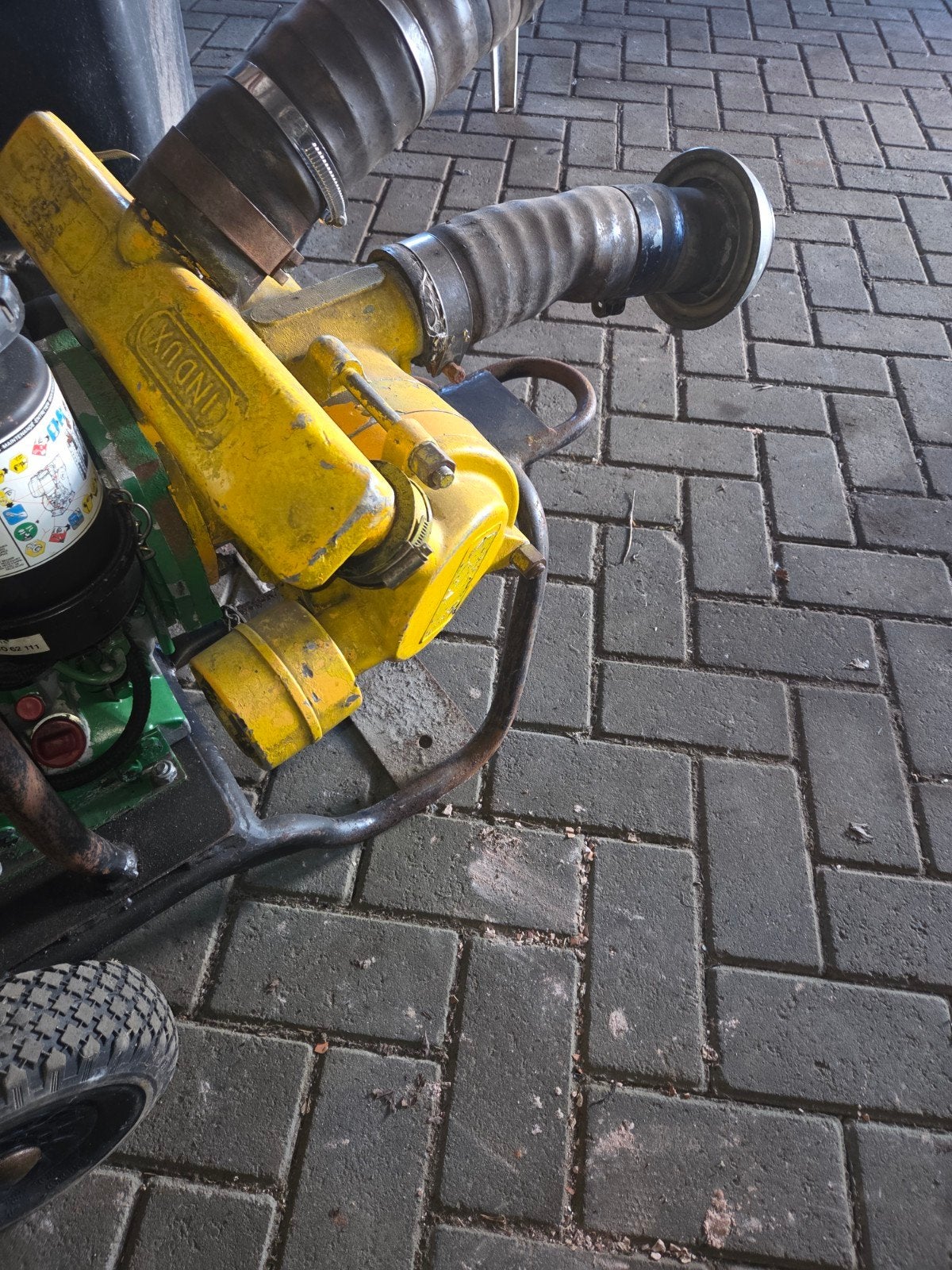 2 stuks membraanpompen, Ophalen, Gebruikt, Handmatig, Beregeningspomp