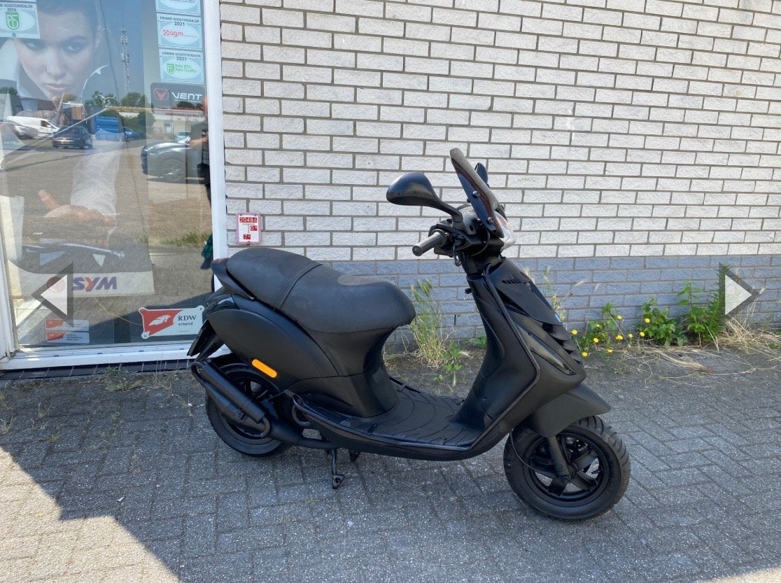 Zip 2 takt gezocht 500€, Fietsen en Brommers, Scooters | Vespa, Gebruikt, Overige modellen, Maximaal 45 km/u, Ophalen of Verzenden