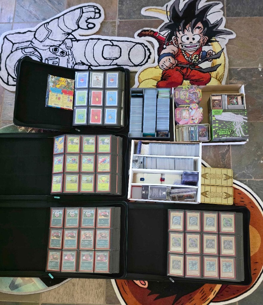 Entire Pokemon & Yugioh collection, Ophalen, Nieuw, Meerdere kaarten, Foil