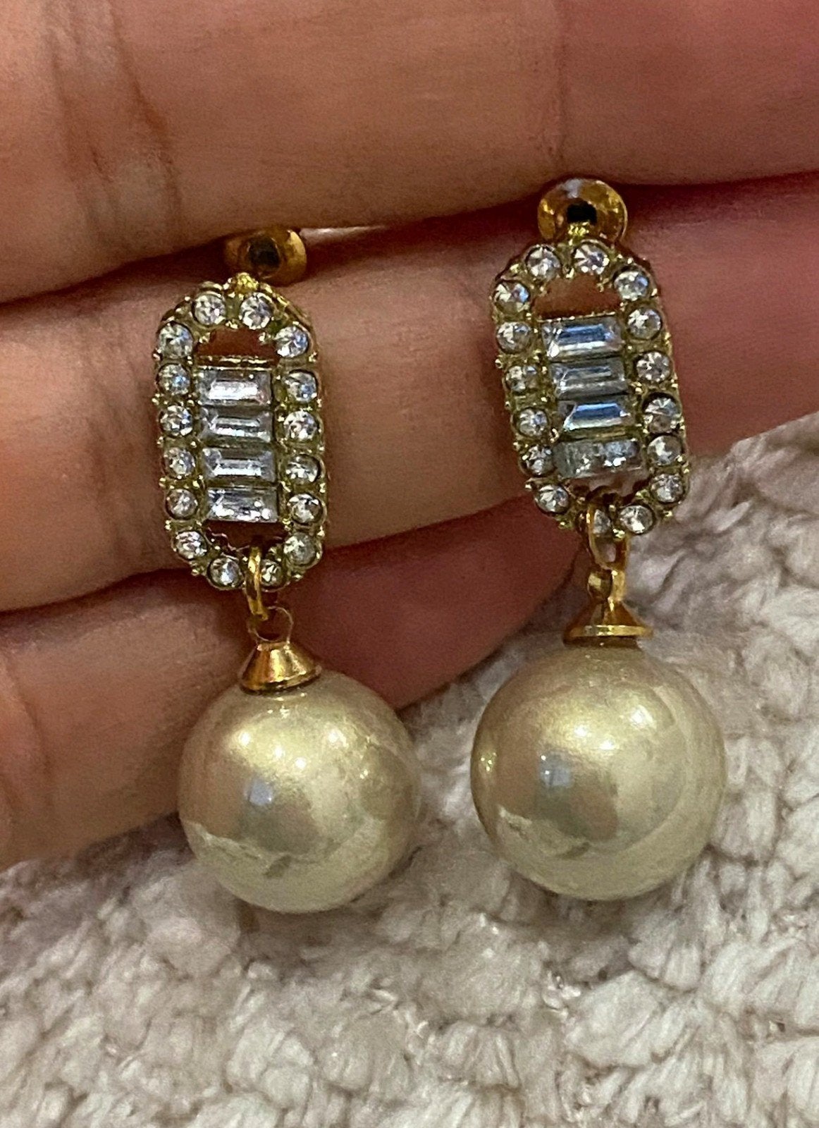 Elegante oorbellen met parel en strass, Verzenden