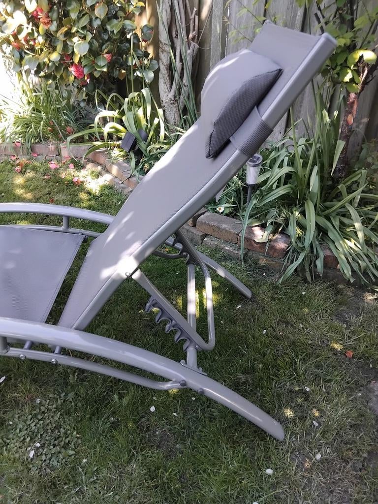 Nieuwe zit/ligstoel nieuw in doos, Tuin en Terras, Ligbedden, Ophalen, Nieuw, Aluminium
