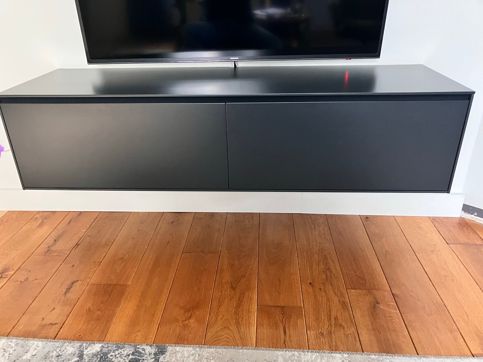 Tv meubel Vision 2 kleppen mat antraciet RAL 7021, Ophalen, 150 tot 200 cm, Nieuw, Minder dan 100 cm