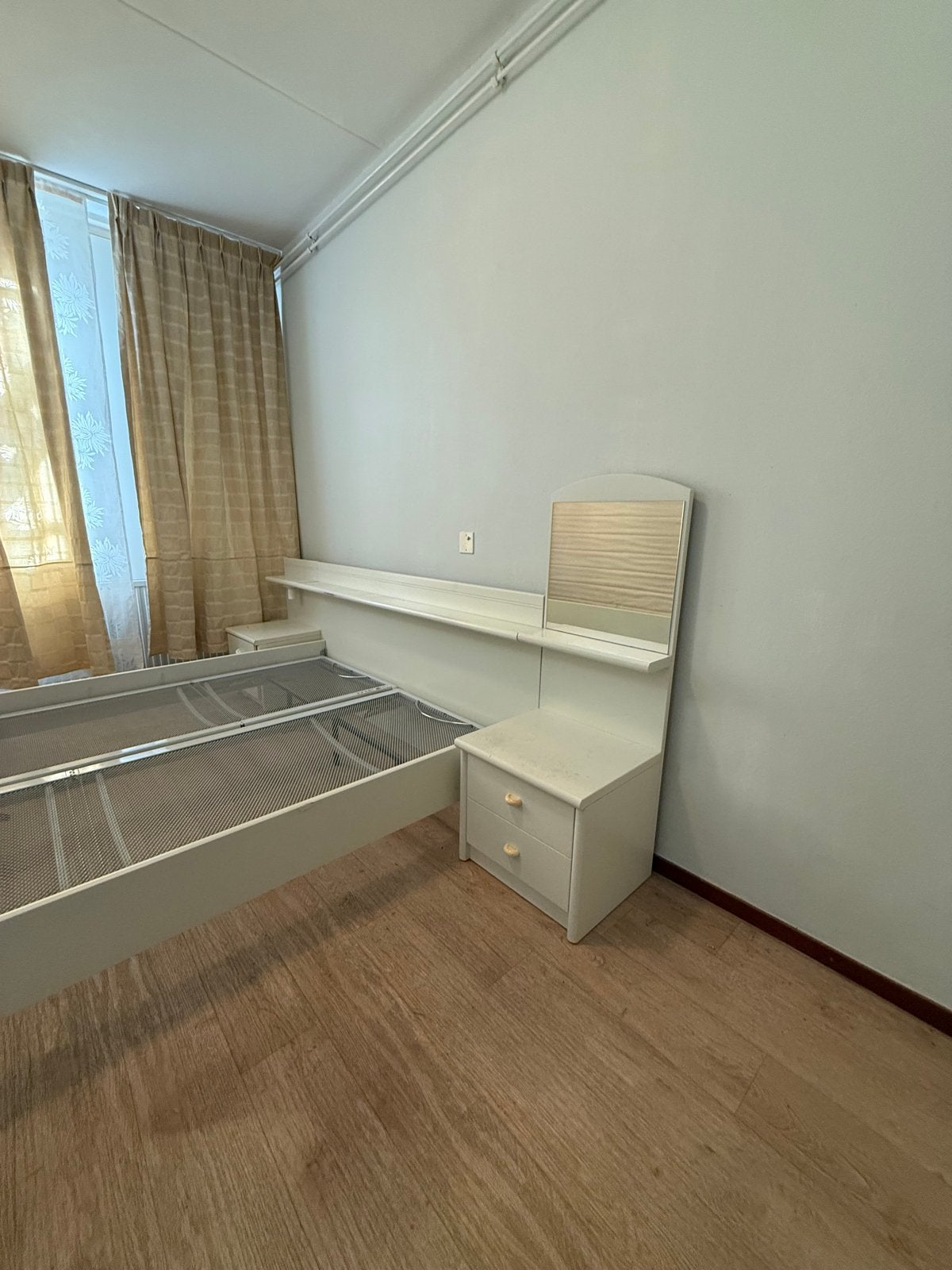 2-persoons ledikant met nachtkastjes en spiraalbodems, Huis en Inrichting, Slaapkamer | Bedden, Ophalen, Wit, Tweepersoons, 180 cm