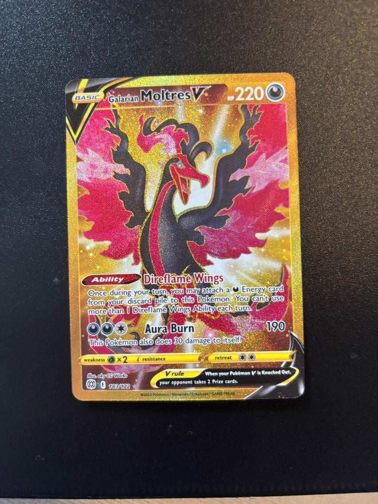 Galarian Moltres V (BRS 183), Hobby en Vrije tijd, Verzamelkaartspellen | Pokémon, Ophalen of Verzenden, Zo goed als nieuw