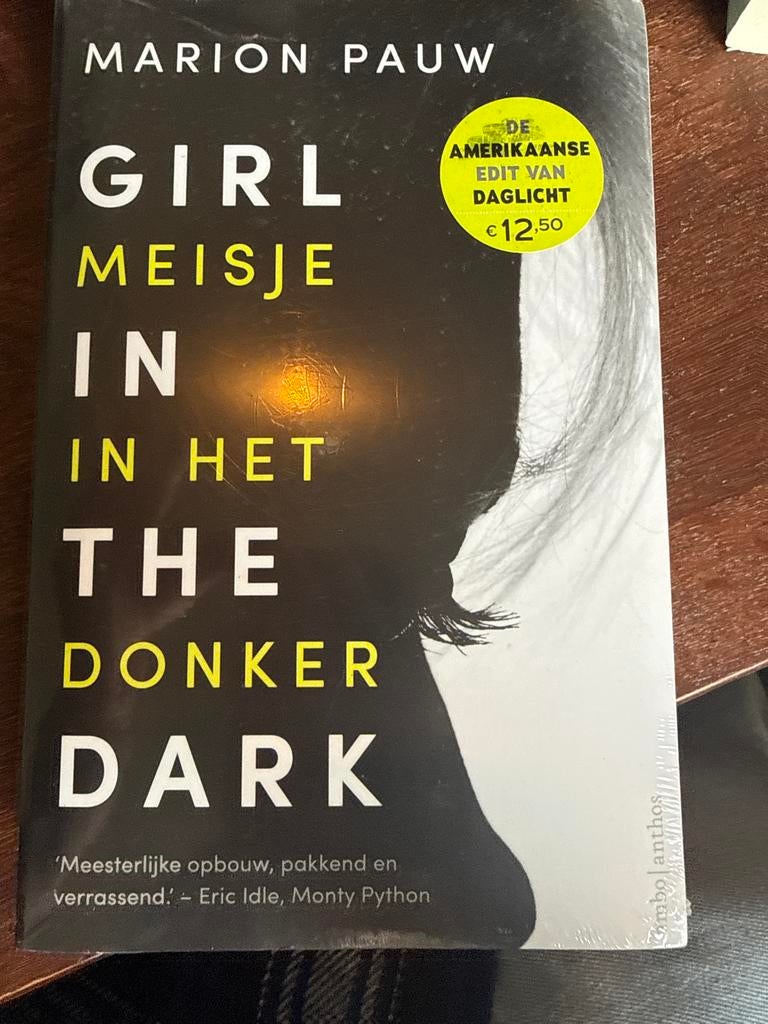 Marion Pauw - Girl Meisje in het Donker Dark (Nieuw), Ophalen of Verzenden, Nieuw