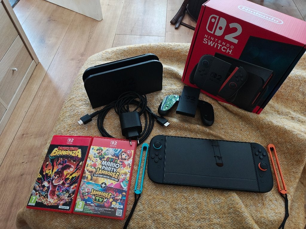 Nintendo Switch 2 (met DK Bananza & Mario Party Jamboree), Spelcomputers en Games, Met games, Met 2 controllers, Ophalen of Verzenden
