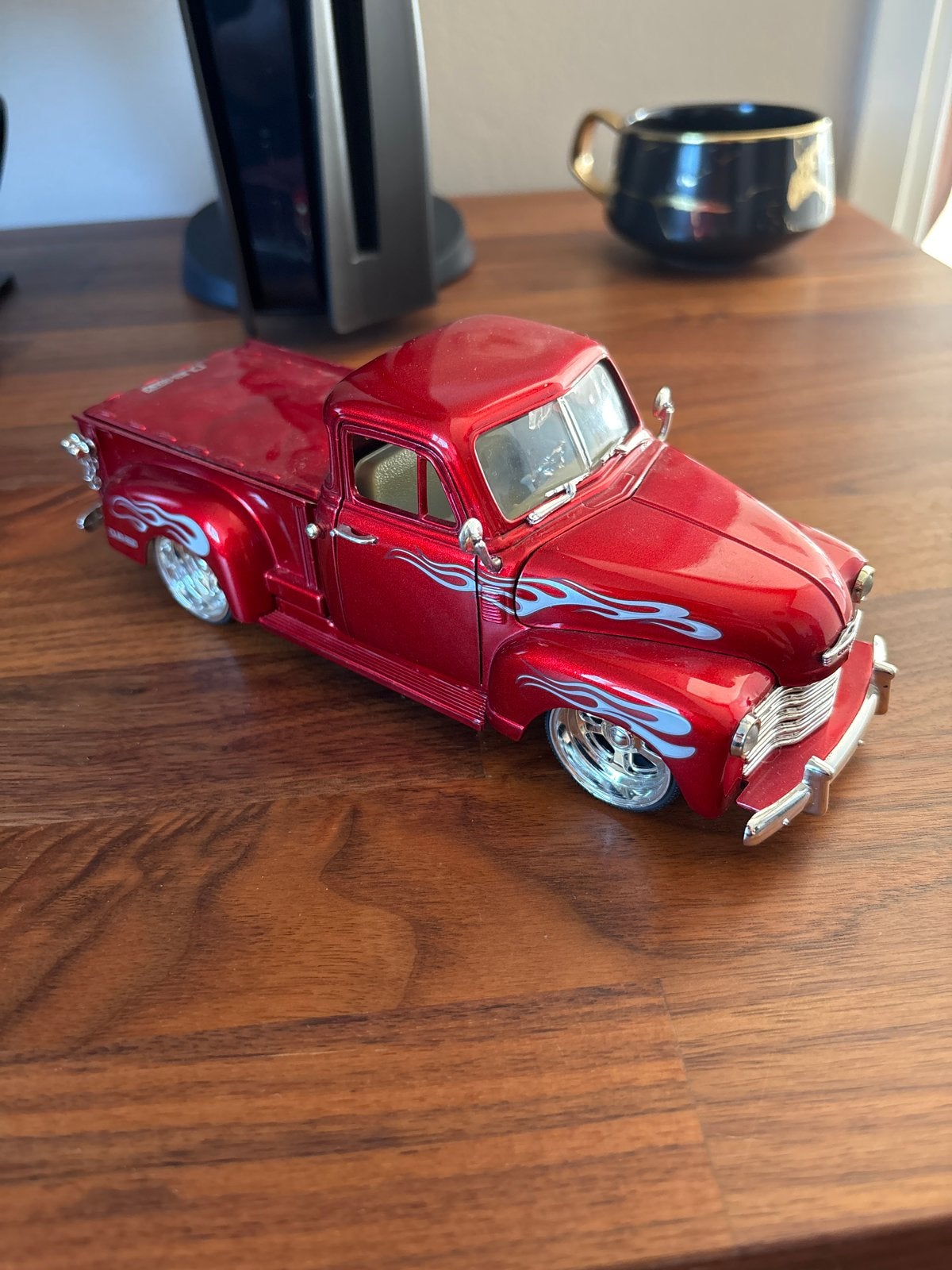 Model van een rode Chevrolet pickup truck, 1:32 tot 1:50, Zo goed als nieuw, Truck, Ophalen