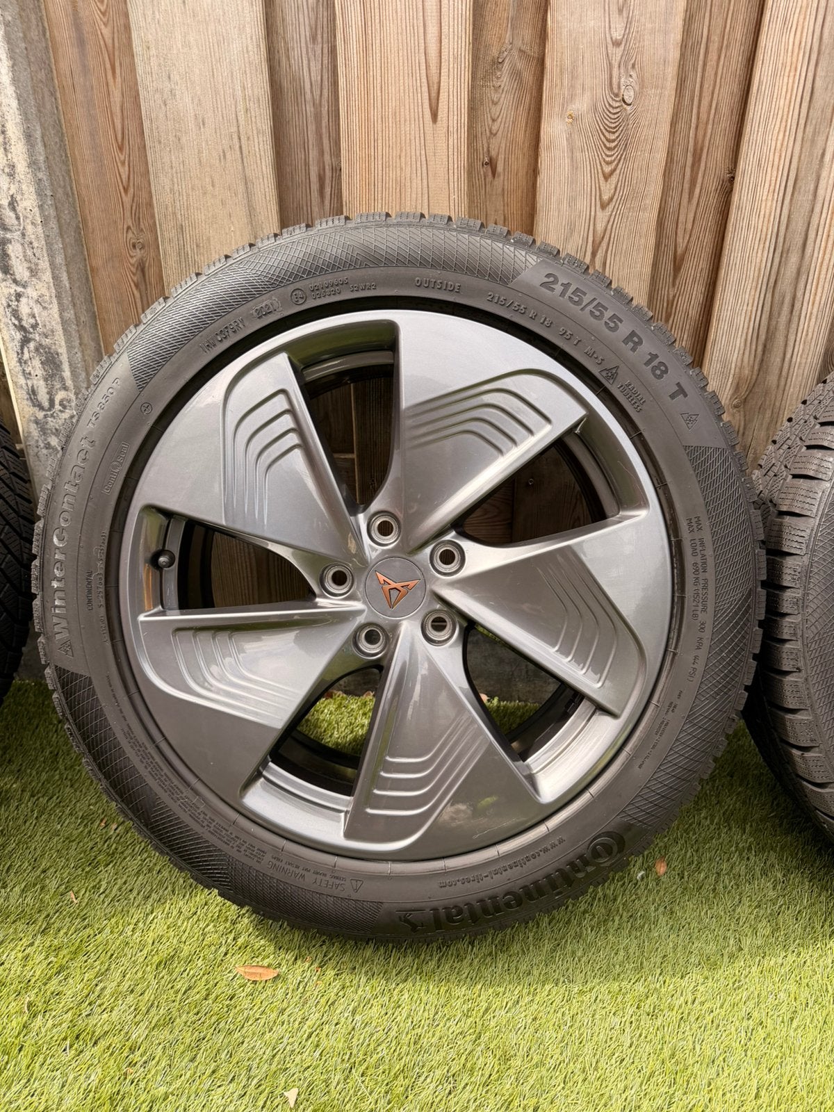 Originele Cupra Born winterset 18 inch Continental 6–8 mm, Ophalen, 18 inch, Banden en Velgen, Winterbanden