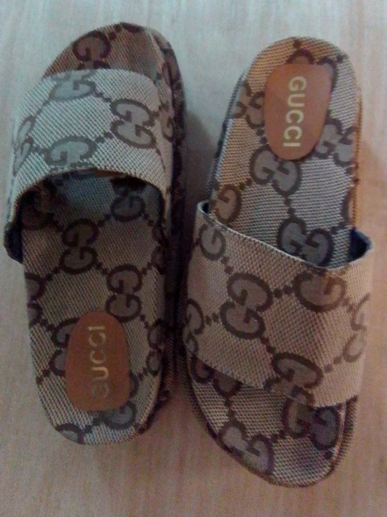 Gucci sandalen maat - 39, Ophalen of Verzenden, Gedragen, Sandalen of Muiltjes