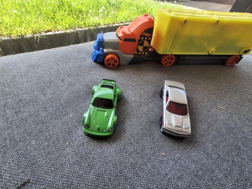 Hot Wheels Truck met 2 auto's, Ophalen of Verzenden, Gebruikt