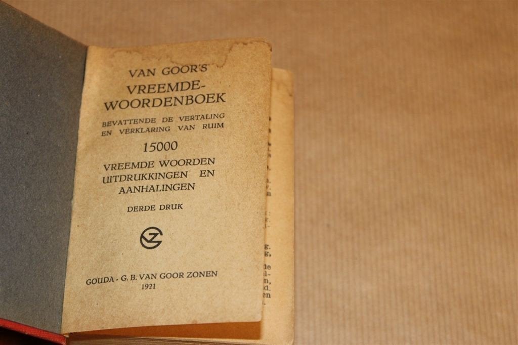 Antiek Miniatuurboekje Van Goor — Vreemd Woordenboek — 1921, Ophalen of Verzenden, Gelezen, Van Dale