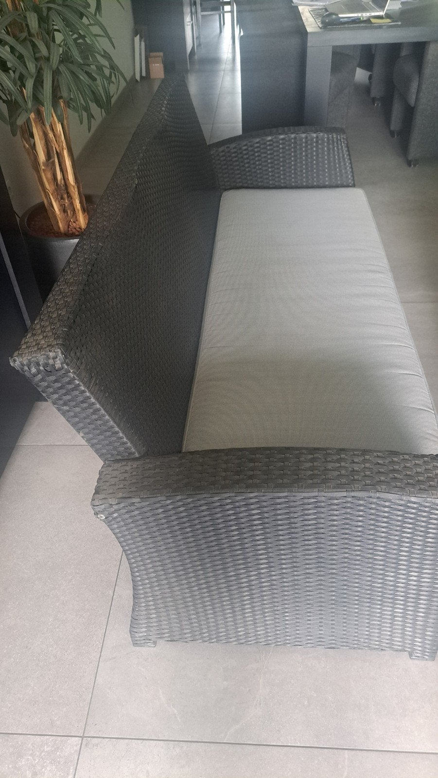 Comfortabele Wicker Tuinbank met Kussen, Tuin en Terras, Tuinbanken, Ophalen, Gebruikt, Plastic