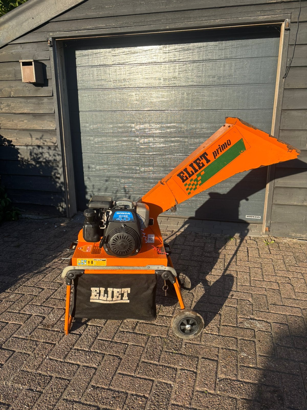Eliet primo, Ophalen, Zo goed als nieuw, Benzine, Met opvangzak