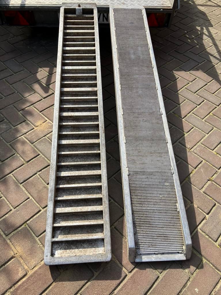 Aluminium oprijplaten, Ophalen, Zo goed als nieuw