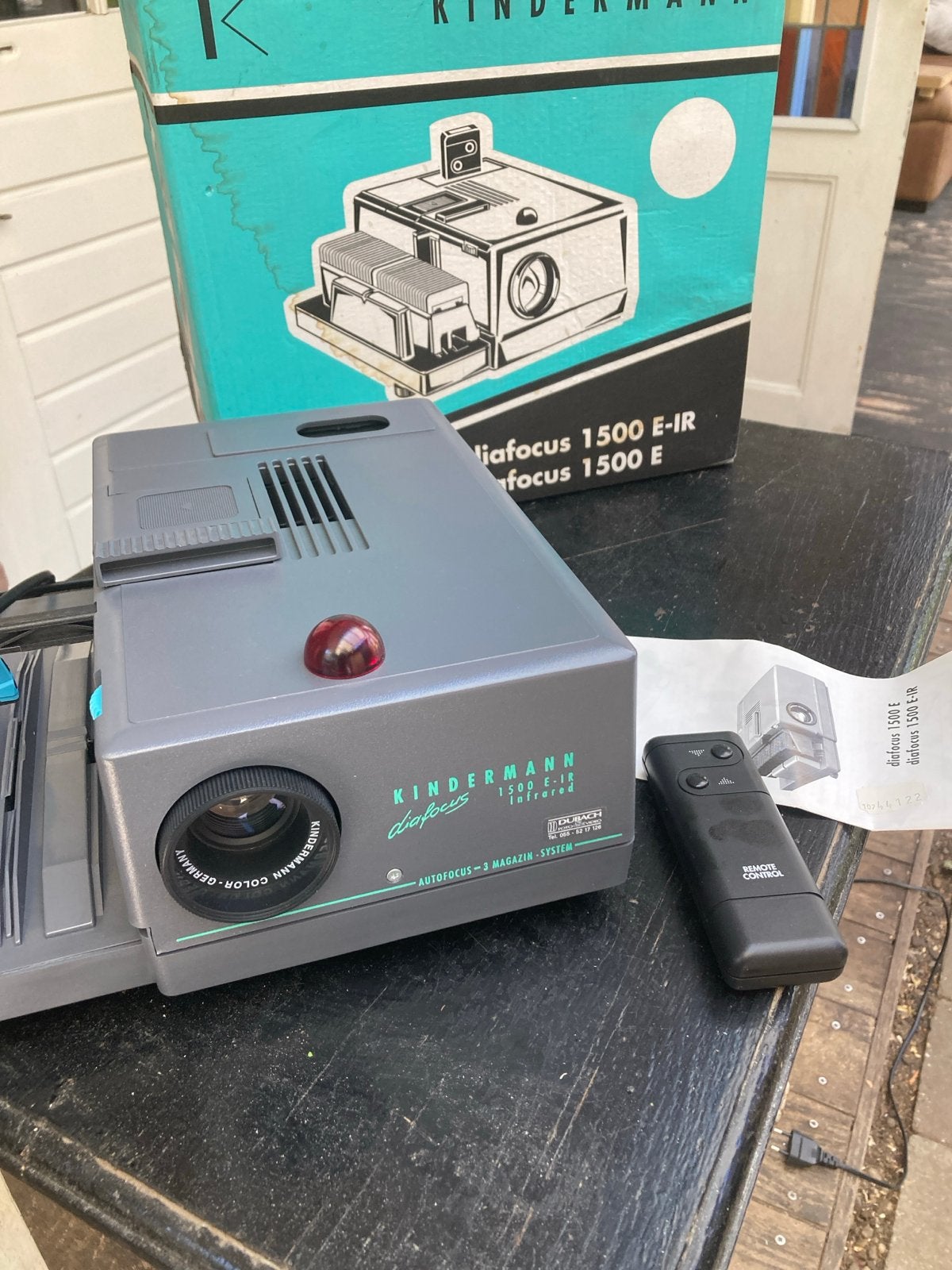 Kindermann Diafocus 1500 E-IR Diaprojector met toebehoren, Ophalen, Gebruikt, Met scherm
