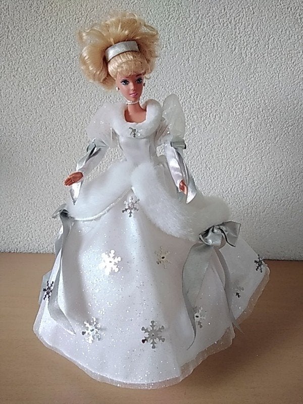 CINDERELLA, VAN Mattel., Ophalen of Verzenden, Zo goed als nieuw, Pop