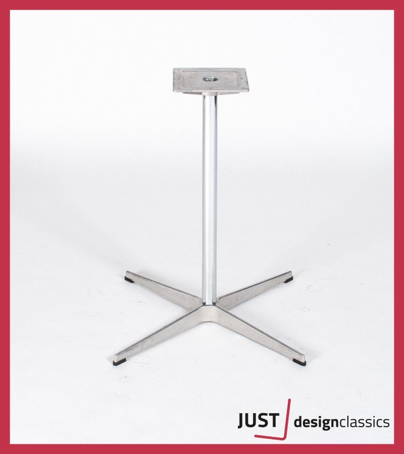 Fritz Hansen Circular Table Alleen Poot (voorraad:5), Niet ingevuld, Niet ingevuld, Niet ingevuld