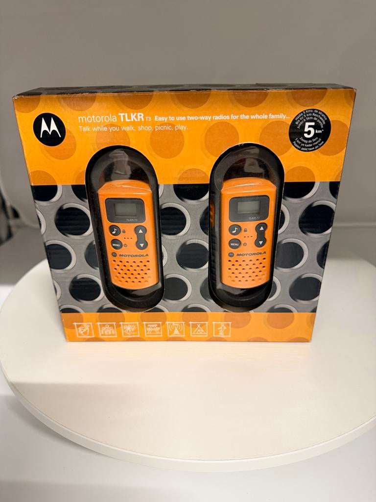 Nieuwe set van 2 Motorola TLKR portofoons - 5 km bereik, Ophalen of Verzenden, Nieuw, 2 to 5 km, Portofoon of Walkie-talkie