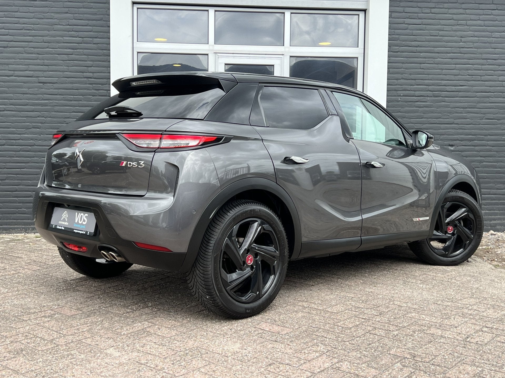 DS DS 3 Crossback PureTech 130 EAT8 Performance Line+ Naviga, Auto's, 12 maanden, Gebruikt, 1199 cc, Leder en Stof