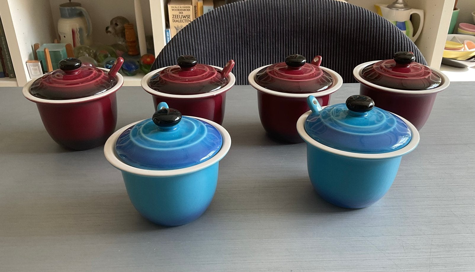 6x steengoed suiker / jam / honing potjes; bordeaux en blauw, Keramiek, Overige typen, Ophalen of Verzenden, Zo goed als nieuw
