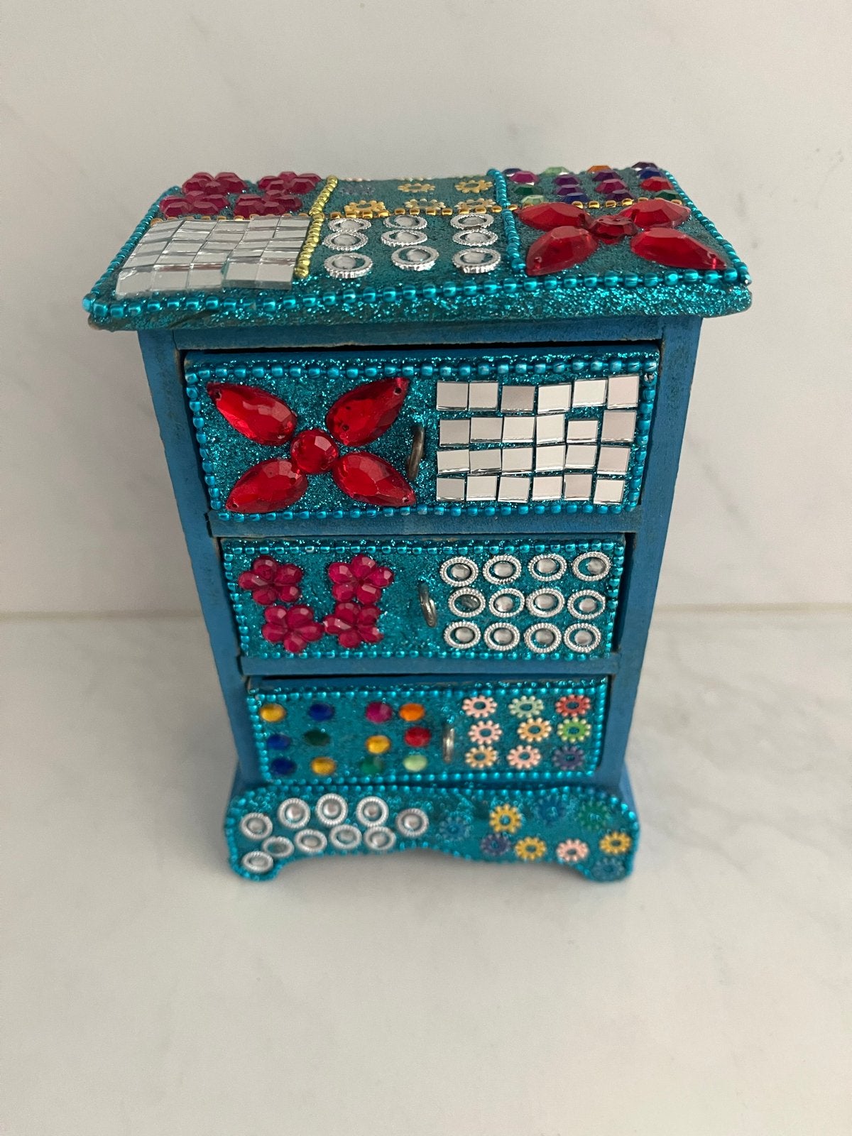 Decoratieve sieradendoos met lades 15x6,5x9,5 cm., Ophalen of Verzenden, Gebruikt, Blauw, Hout